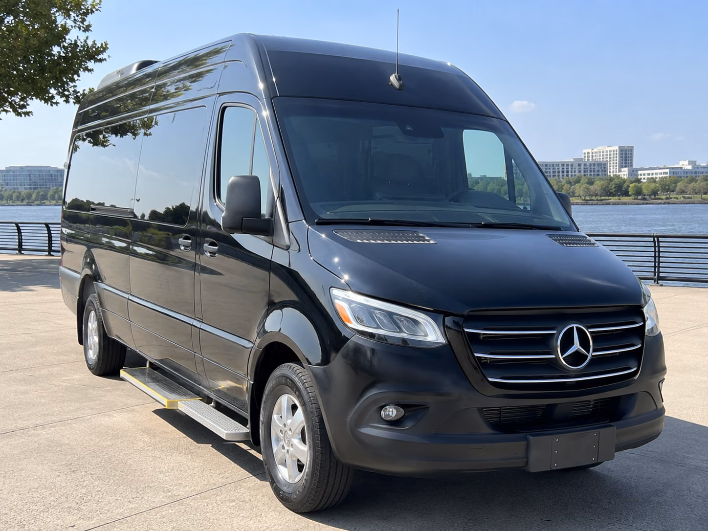 seattle 18 passenger sprinter van